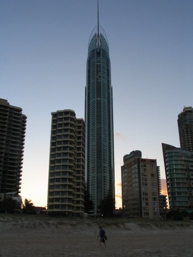 q1_surfersparadise