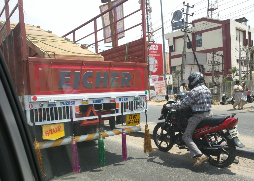 Colour and sound on Indian roads