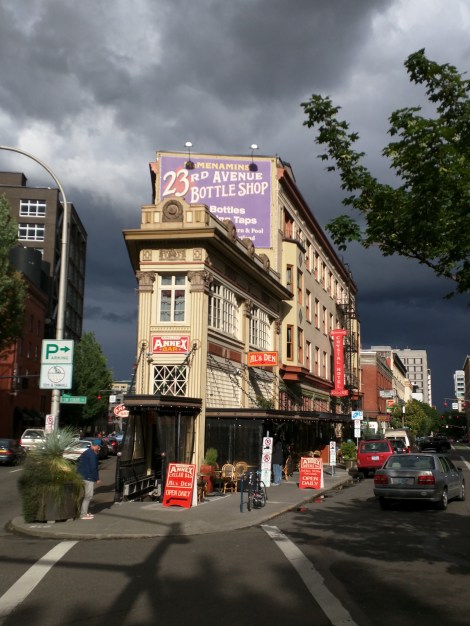 McMenamins Ringlers Annex tavern, Portland